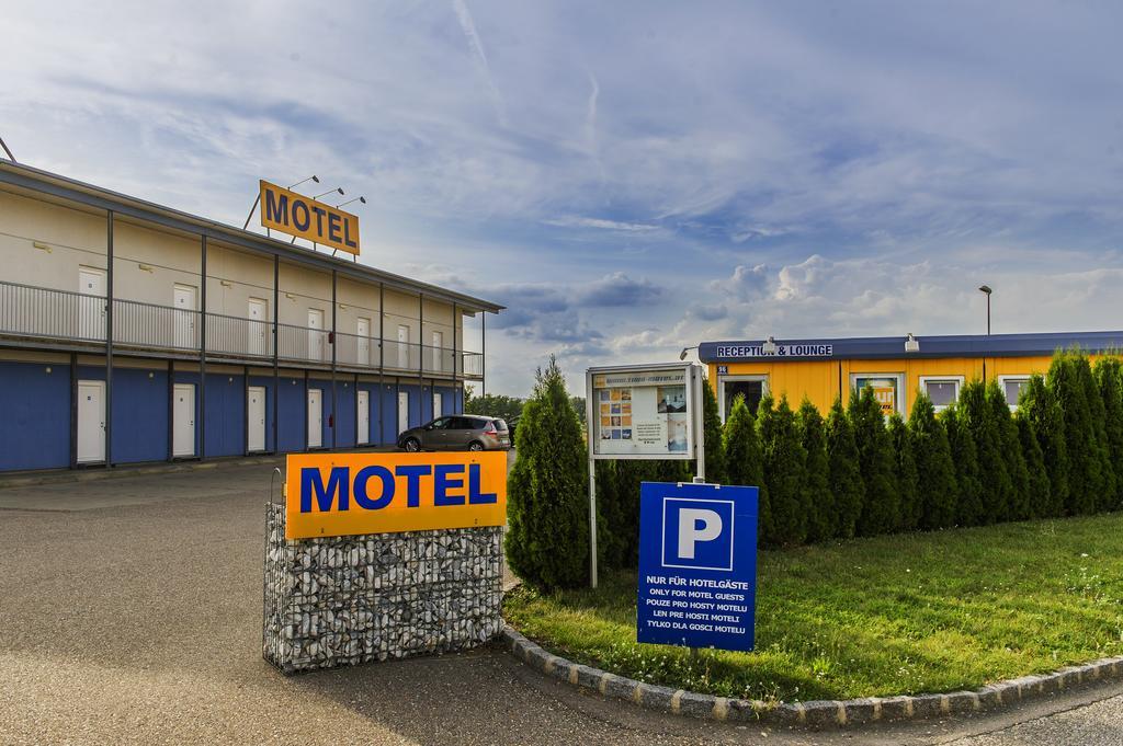 Tour-Motel Wilfersdorf  Esterno foto